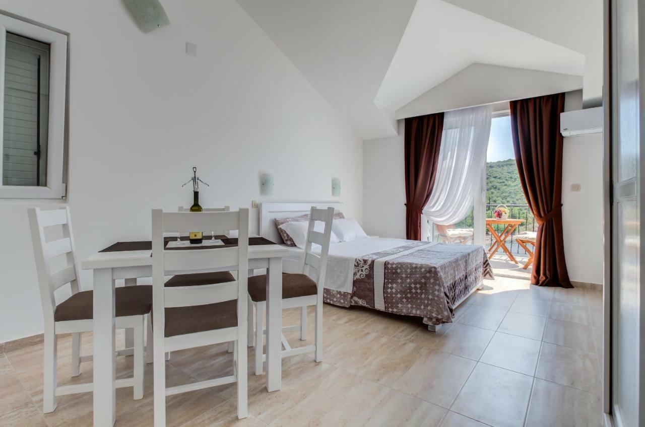 Villa San Apartments Тиват Экстерьер фото