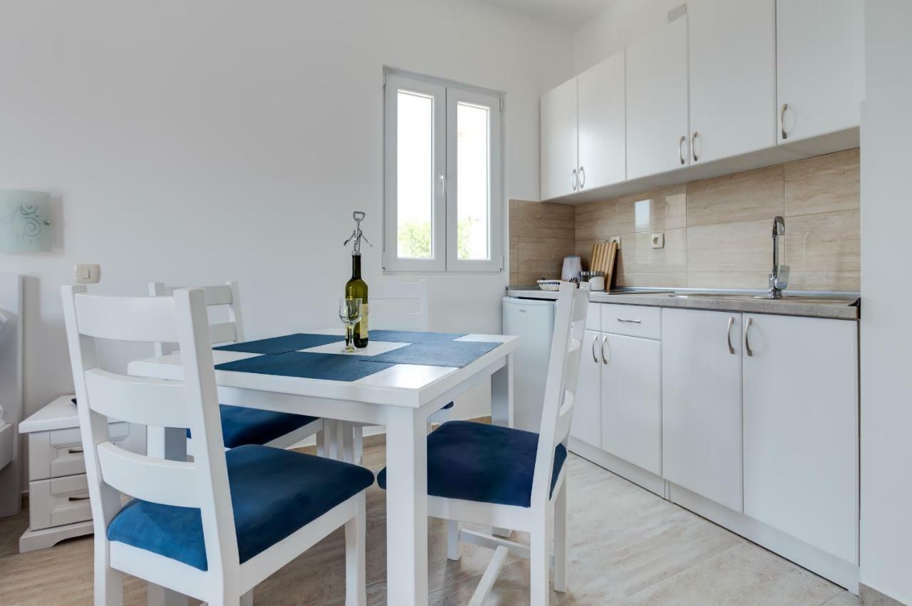 Villa San Apartments Тиват Экстерьер фото