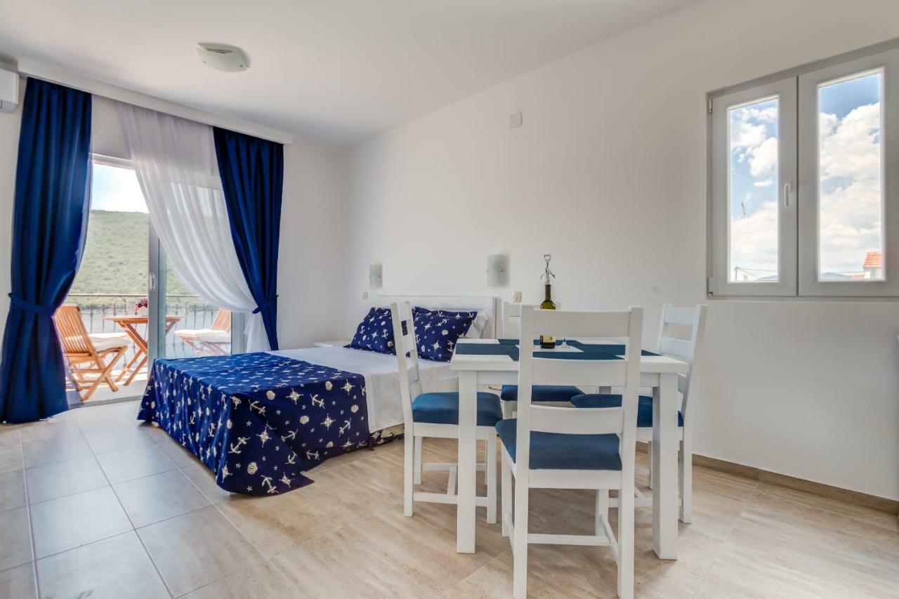 Villa San Apartments Тиват Экстерьер фото