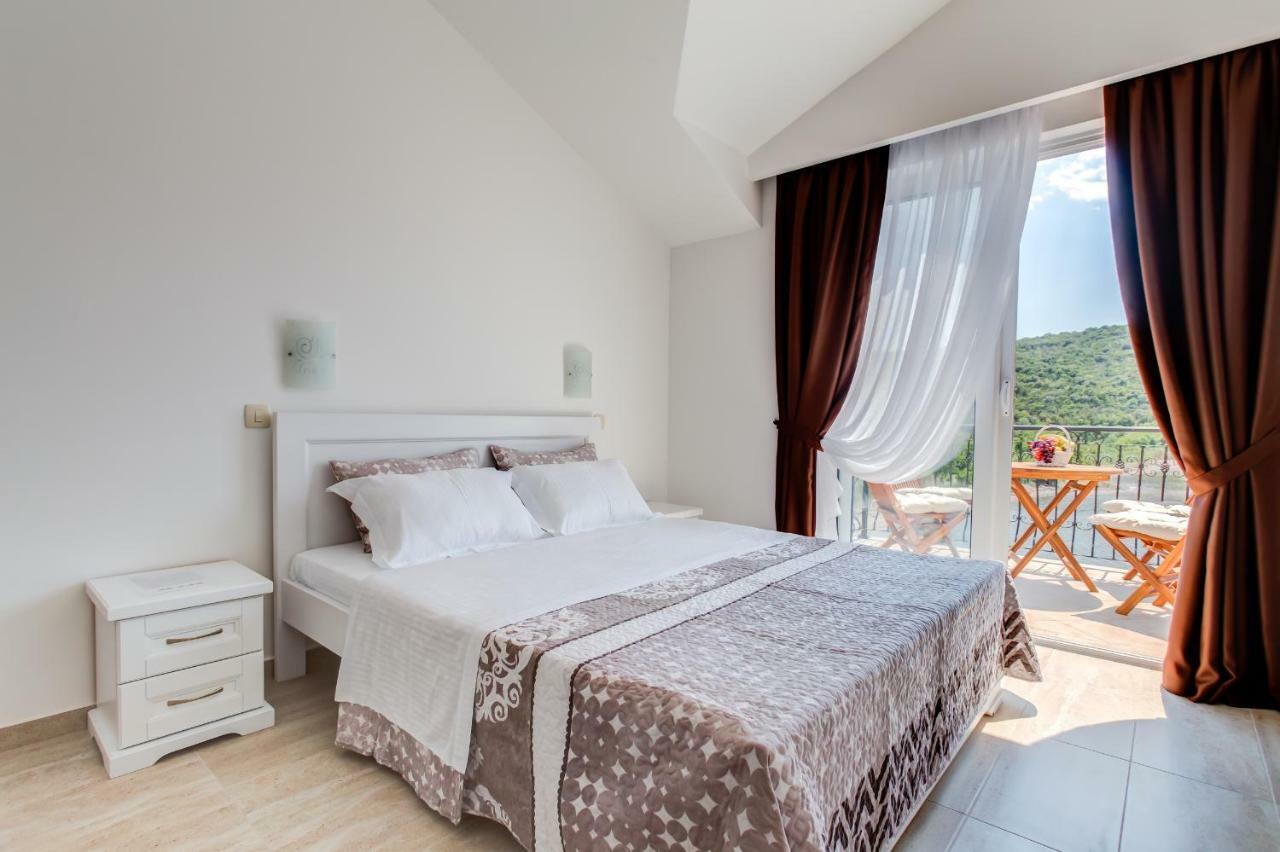 Villa San Apartments Тиват Экстерьер фото